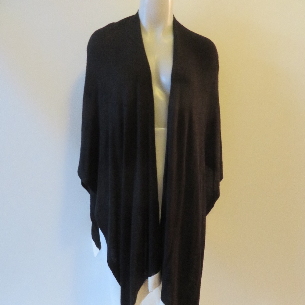 SUTTON STUDIO BLACK KNIT CAPE OS*